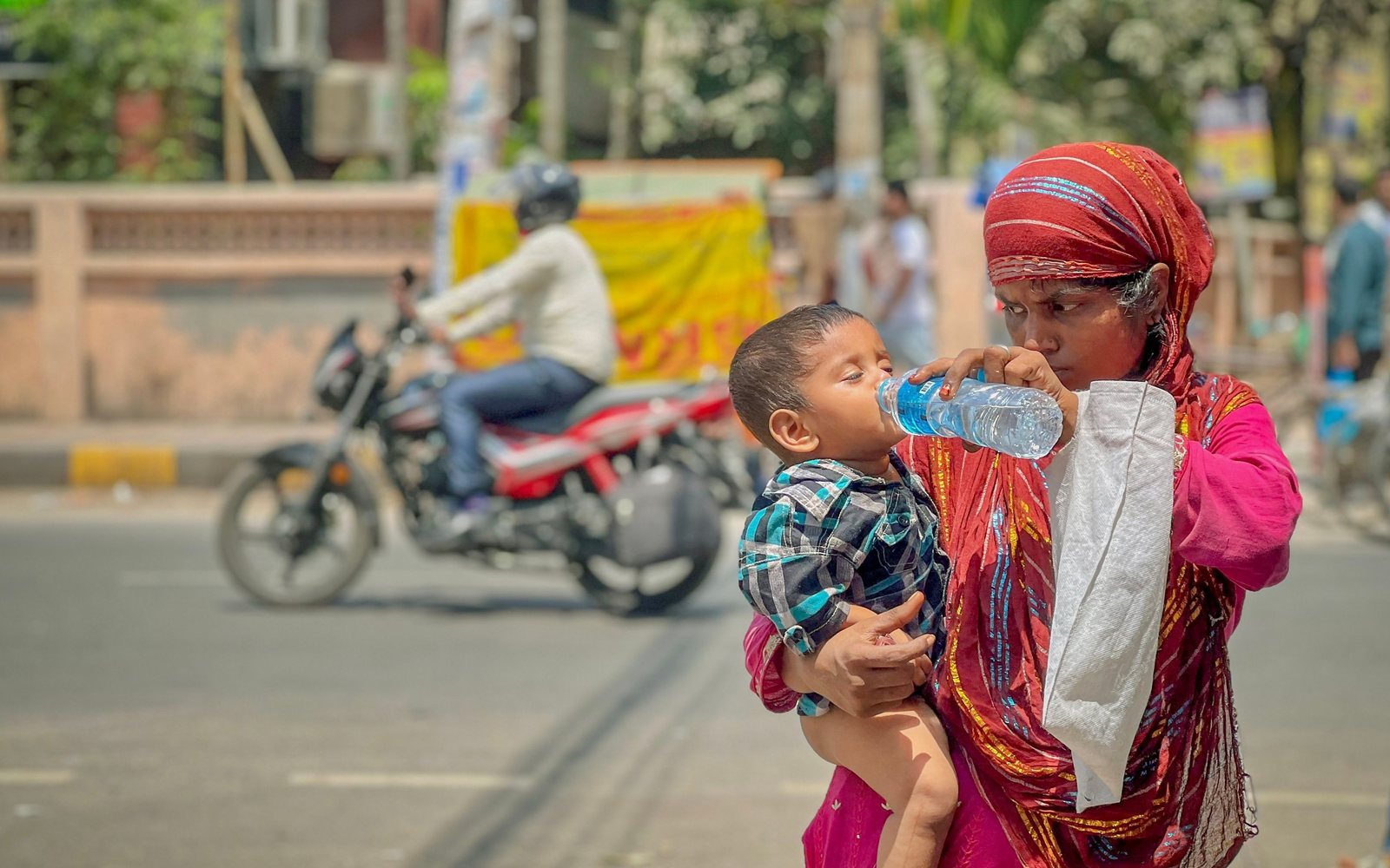 Family staying hydrated during extreme heat